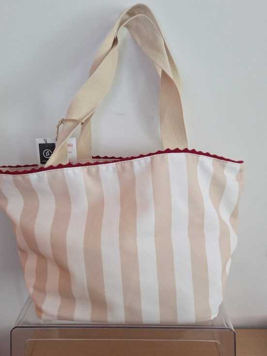 Lifestyle Handbags - ❣️5/$25❣️Reversible Striped Cream & White Tote Bag with Red Trim. 🆕